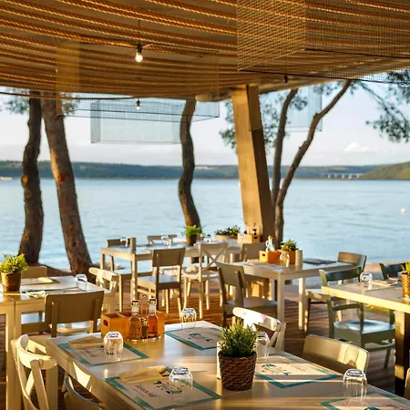 Beautiful Stacaravan In Tar Kamp alanı Poreč