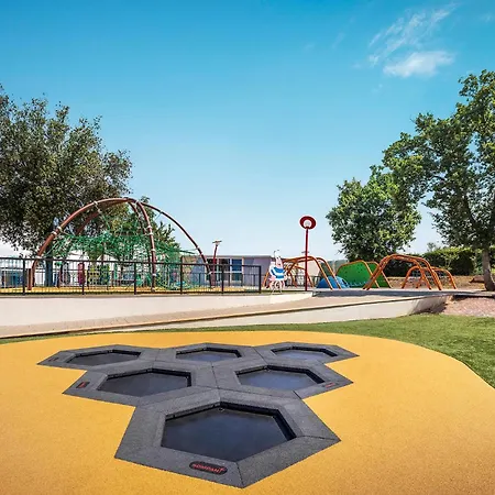 Awesome Stacaravan In Tar Campeggio 4*