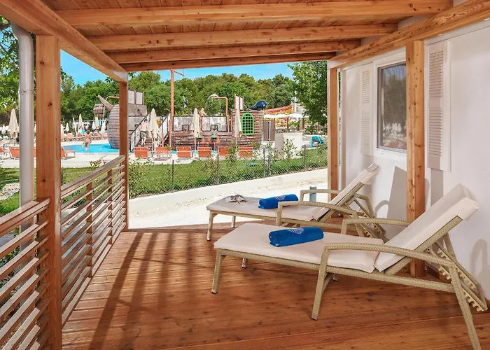 Kemp Awesome Stacaravan In Tar Poreč