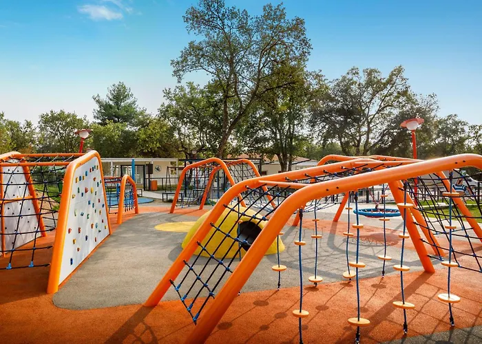 Awesome Stacaravan In Tar Kemp 4*