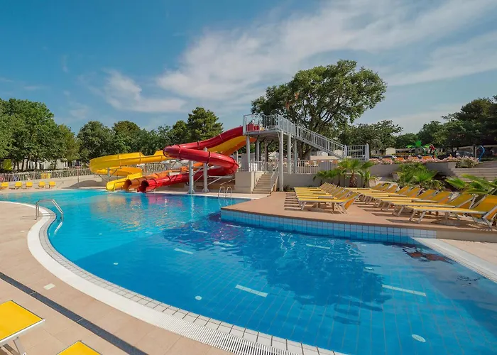 Awesome Stacaravan In Tar 4* Porec