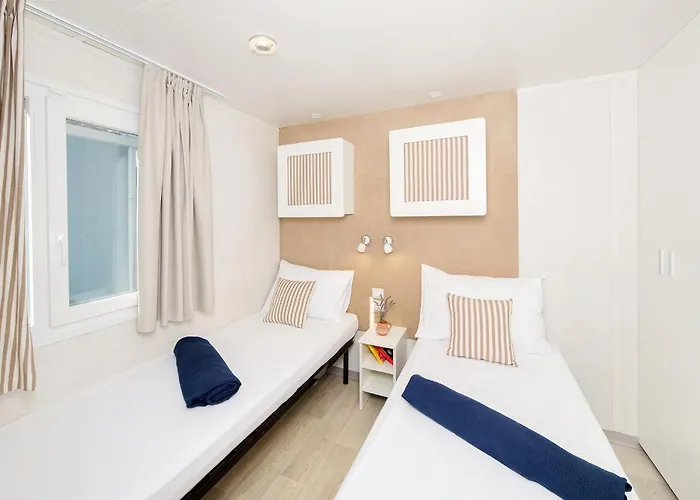 Awesome Stacaravan In Tar Kemp Poreč