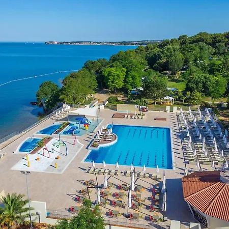 Campingplatz Awesome Stacaravan In Tar