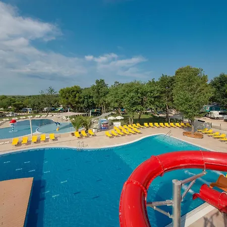 Awesome Stacaravan In Tar Poreč