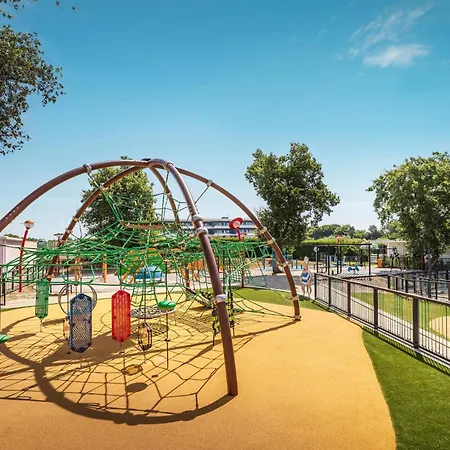 Awesome Stacaravan In Tar Campingplatz