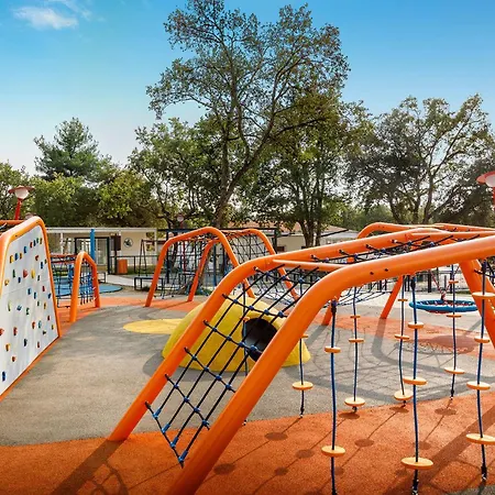 Campingplatz Awesome Stacaravan In Tar