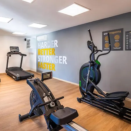 Awesome Stacaravan In Tar