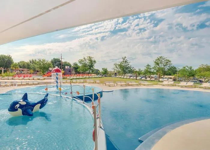 Awesome Stacaravan In Tar Camping