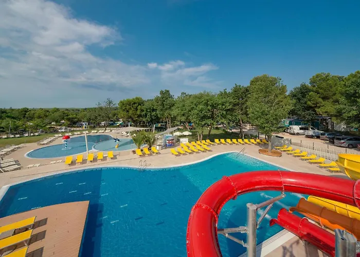 Awesome Stacaravan In Tar Πόρετς