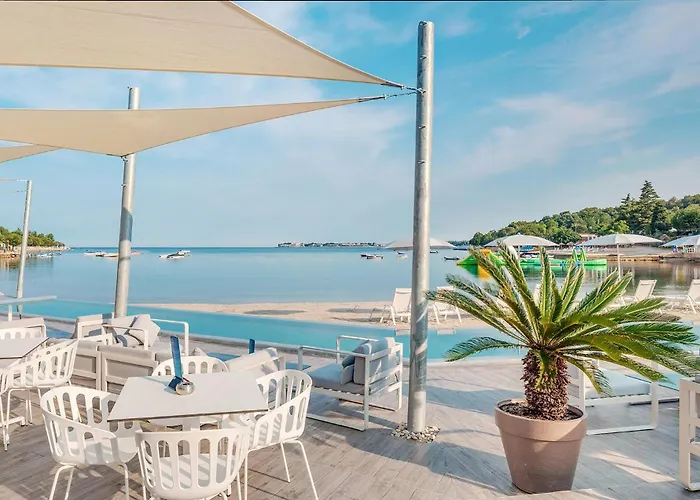 Camping Awesome Stacaravan In Tar Poreč