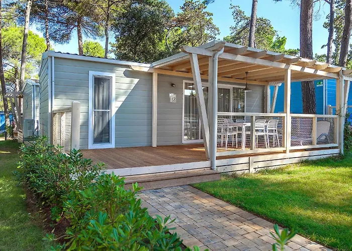 Awesome Stacaravan In Tar